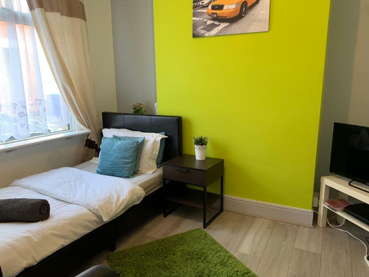 Fuller Rooms Kettering Esterno foto